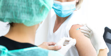 Medical,Nurse,In,Safety,Gloves,And,Protective,Mask,Is,Making